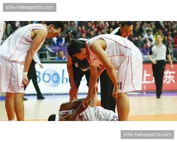 四川防守基础问题 威尔逊景菡一内外线防守均存漏洞